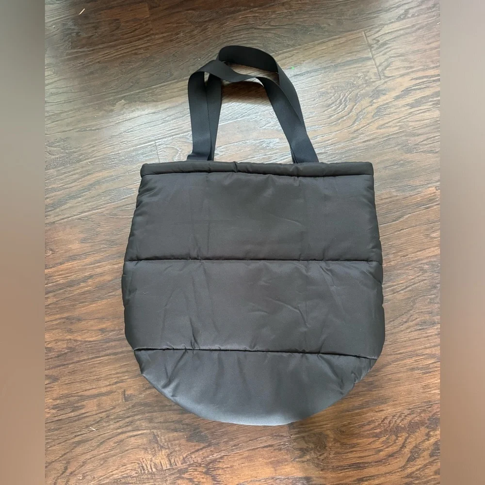 Victoria Secret Pink Black Puffer Tote Bag, Zipper, New w/o tags .